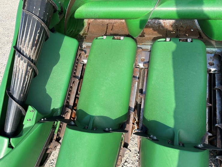 2021-john-deere-c18f-image-34