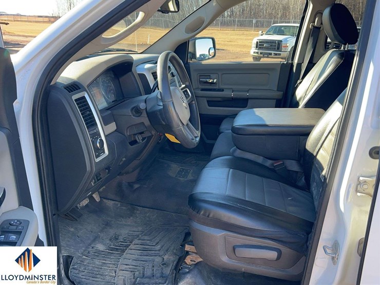 2011-ram-1500-slt-image-13