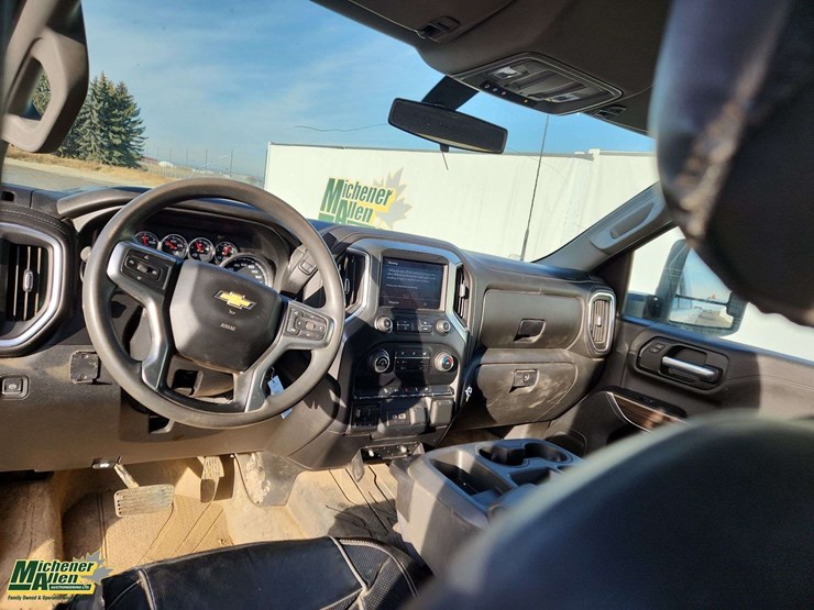 2021-chevrolet-silverado-2500hd-image-15