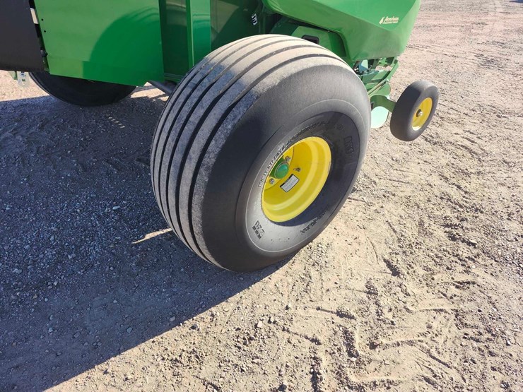 2023-john-deere-560m-image-24