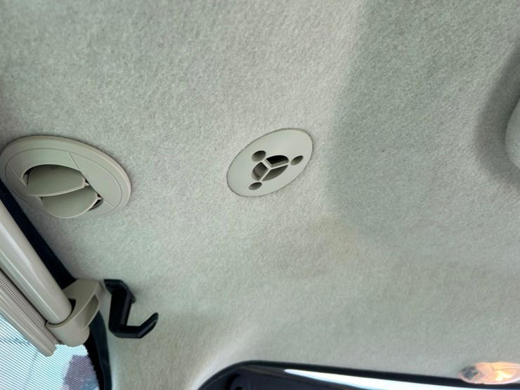 2014-john-deere-8270r-image-48