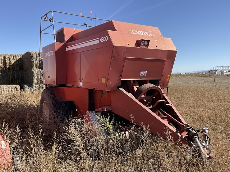 hesston-4800-image-4