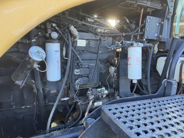 john-deere-11-image-13