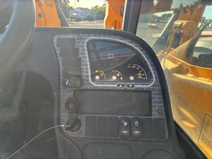 2018-jcb-510-image-23