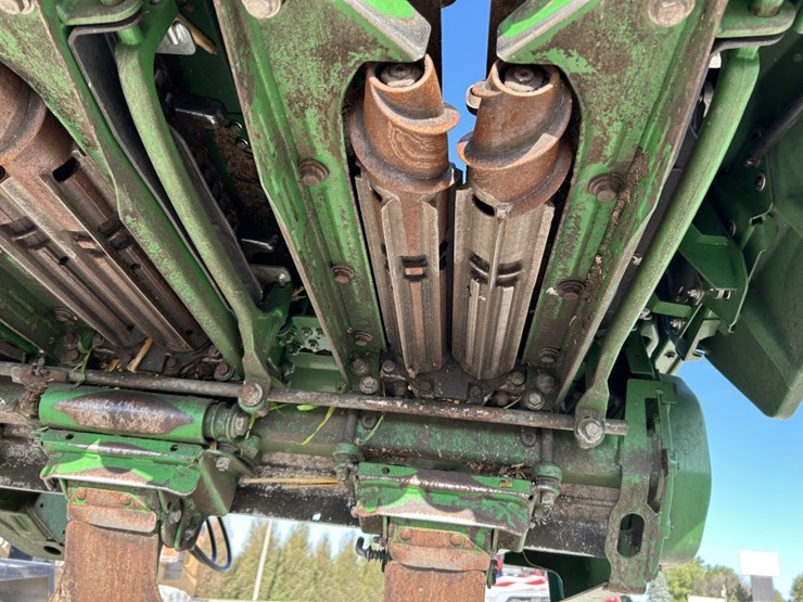 2021-john-deere-c18f-image-44