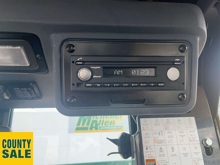 2020-deere-872gp-image-14