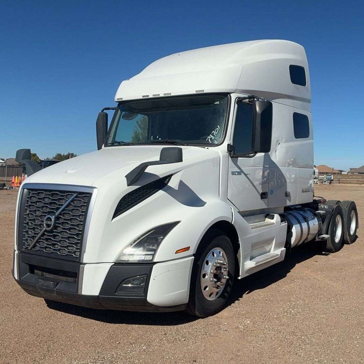 2019 VOLVO VNL42T400