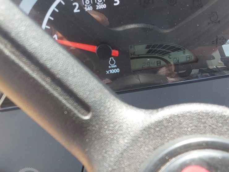 2023-mahindra-1635-hst-image-23