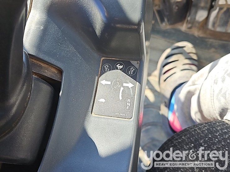 2017-caterpillar-966m-image-53