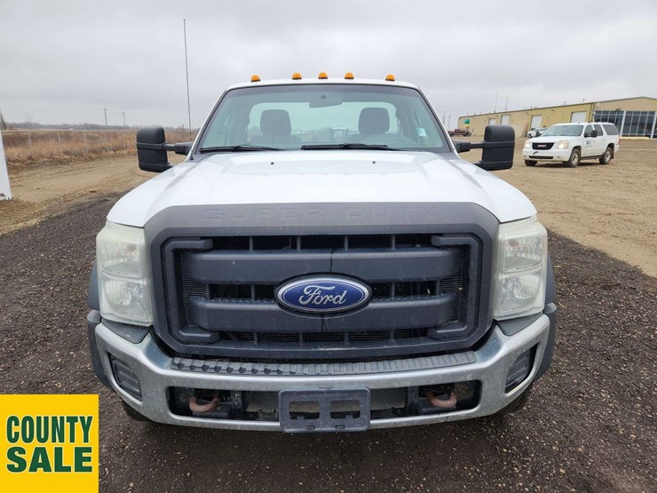 2013-ford-f550-image-27