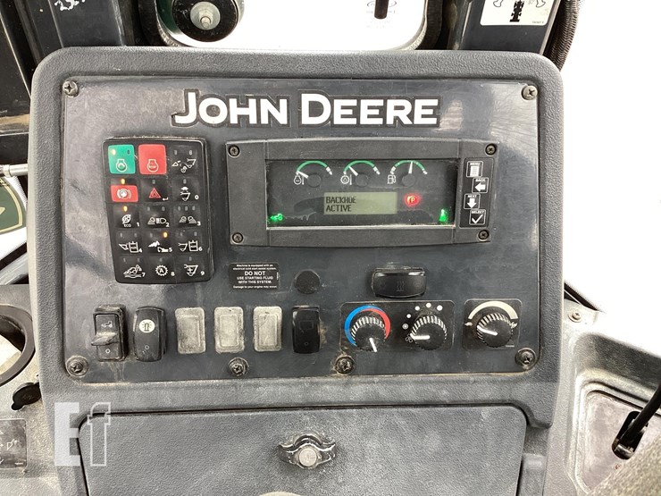 2017-deere-410l-image-16
