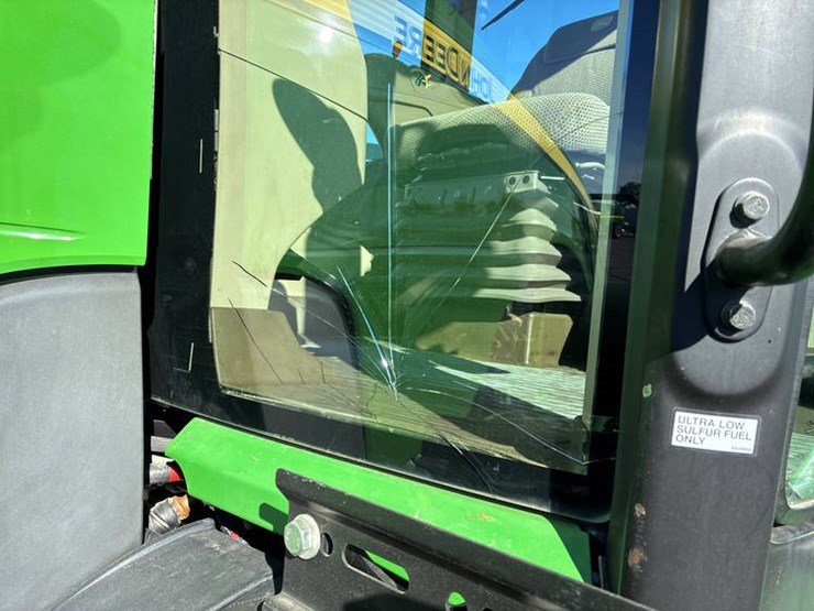 2015-john-deere-8295r-image-22