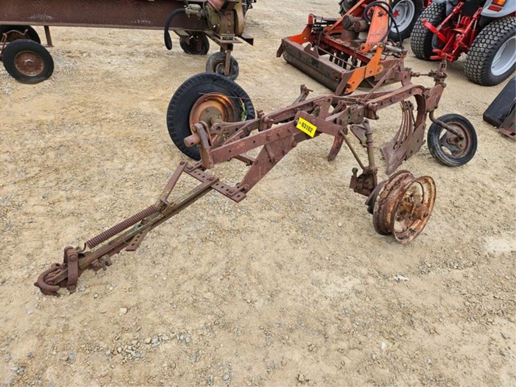 #3102-•-2-btm-pull-plow-frame-image-1