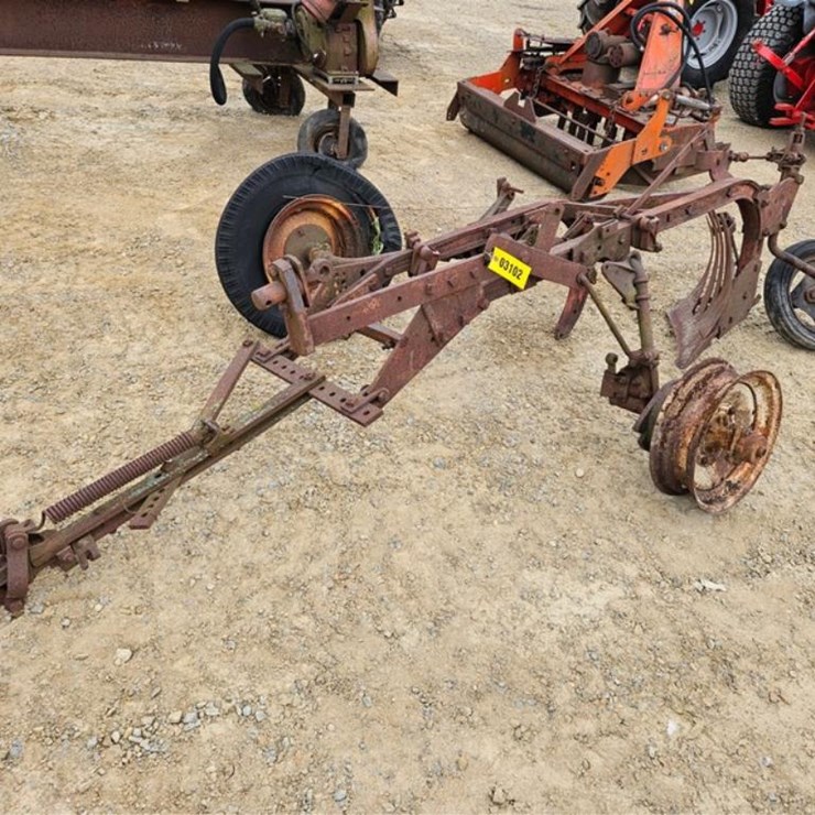 #3102 • 2 Btm Pull Plow Frame