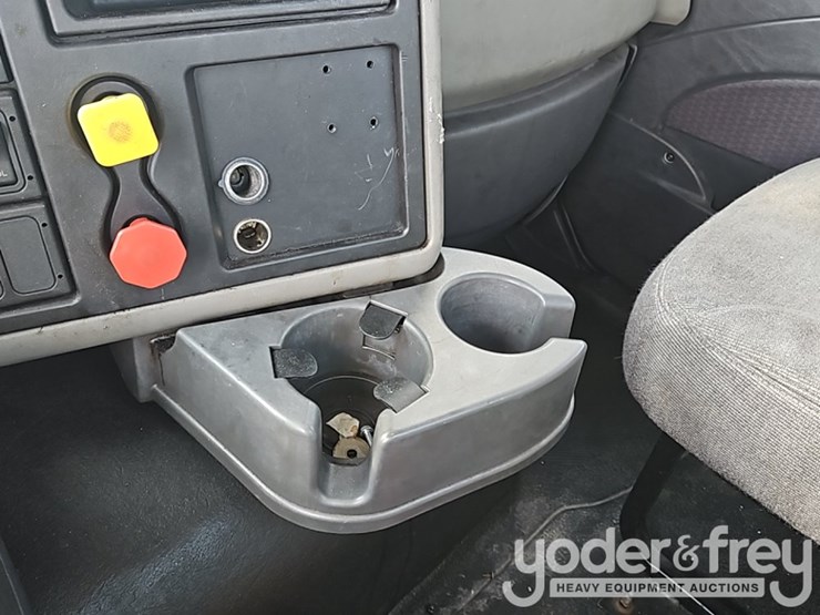 2017-international-8600-image-41