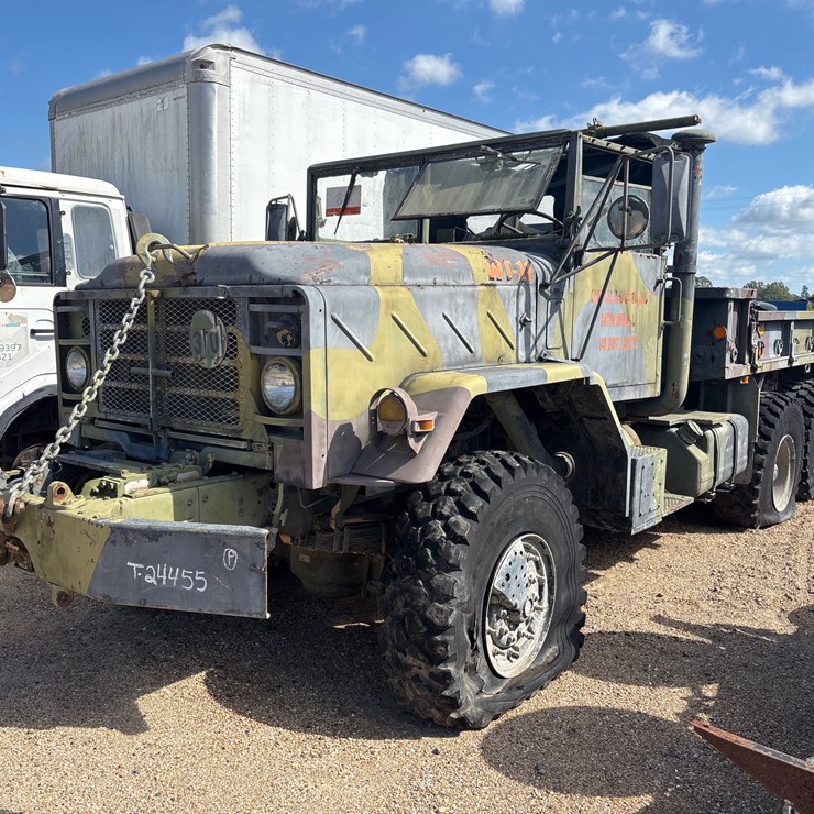 #1815 • MILITARY TRUCK | FOR PARTS/REPAIRS | NO TITLE