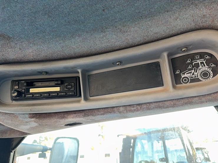 new-holland-t6070-image-75