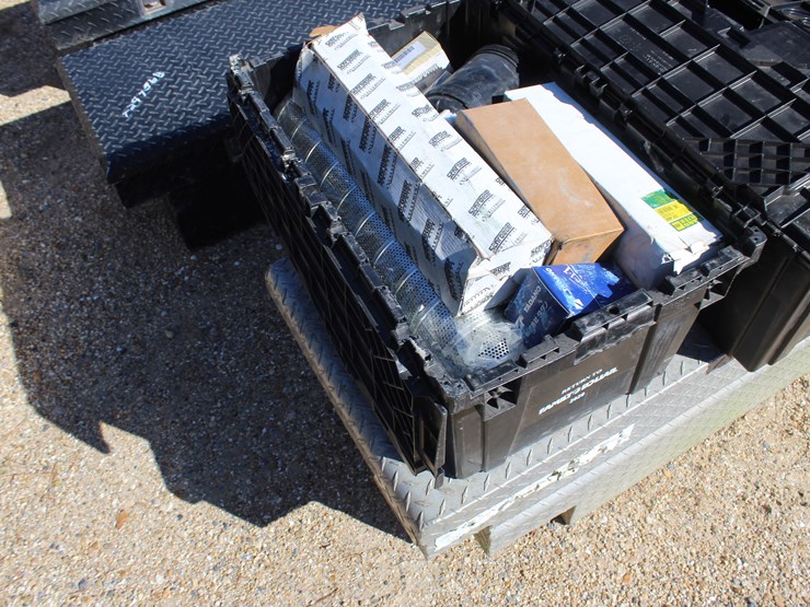 #24757-•-tool-box-with-3-totes-of-filters-image-4