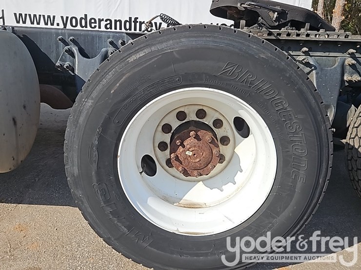 2017-international-8600-image-9