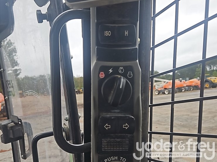 2020-new-holland-c345-image-35