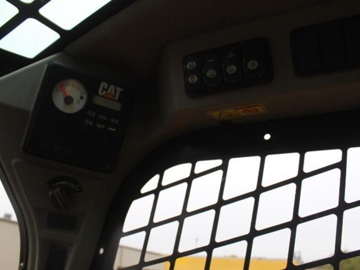 2016-caterpillar-226d-image-10