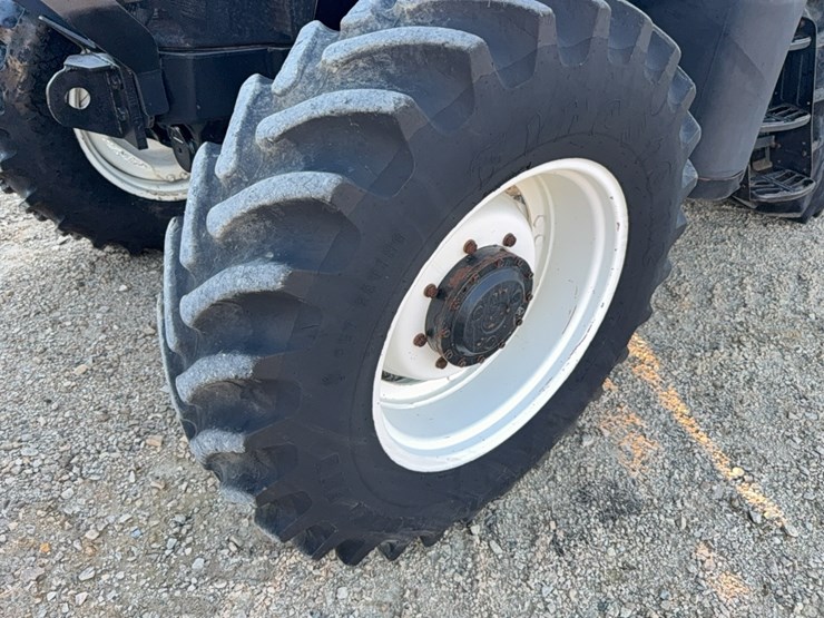 new-holland-t6070-image-22