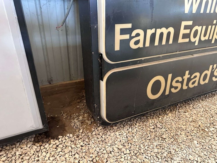 white-farm-equipment-lighted-double-sided-bubble-sign-image-14