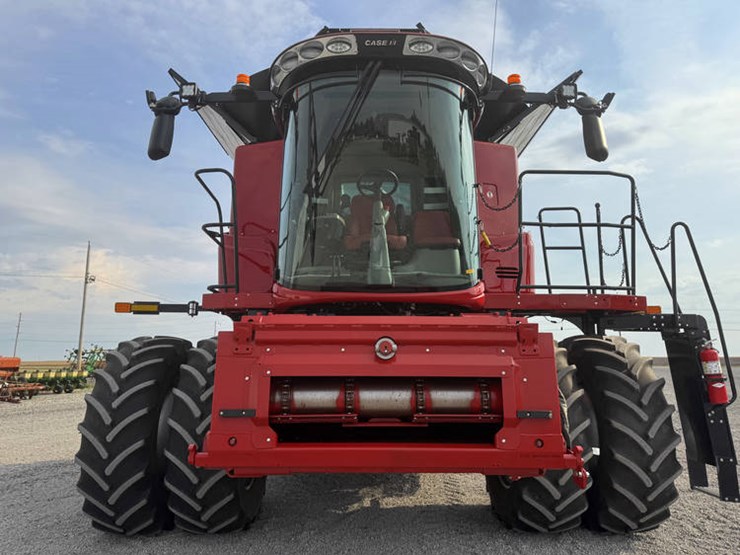 2023-case-ih-8250-image-10
