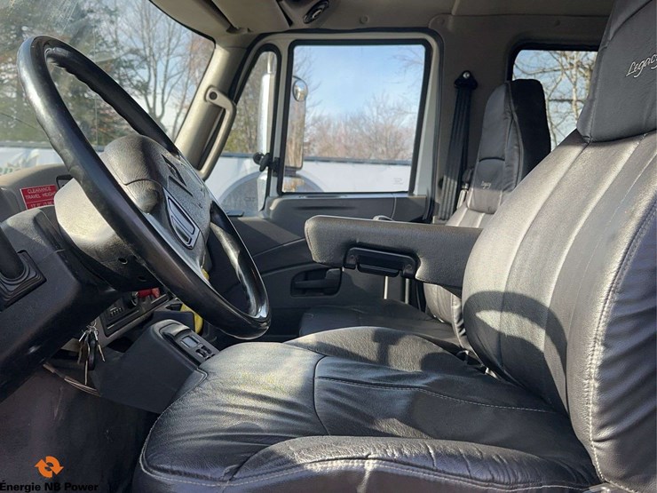 2012-international-7400-image-21