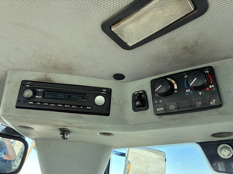 #122215-•-2019-jd-524l-#1dw524lzekf700961-image-83