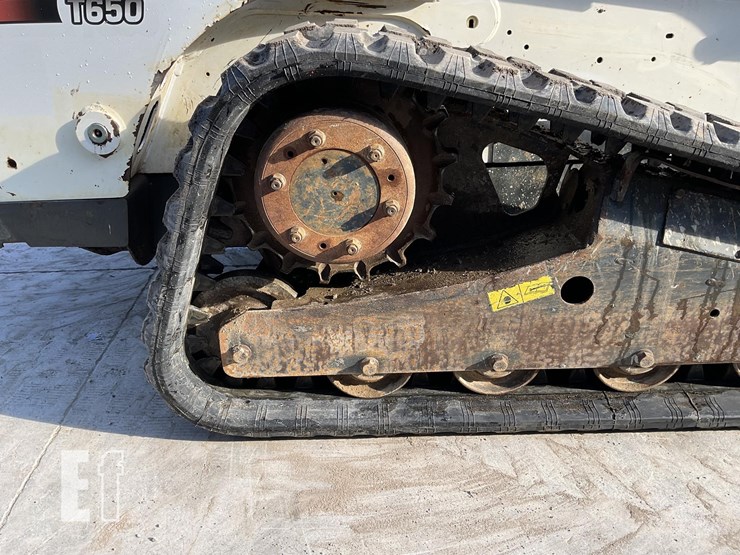 2014-bobcat-t650-image-12