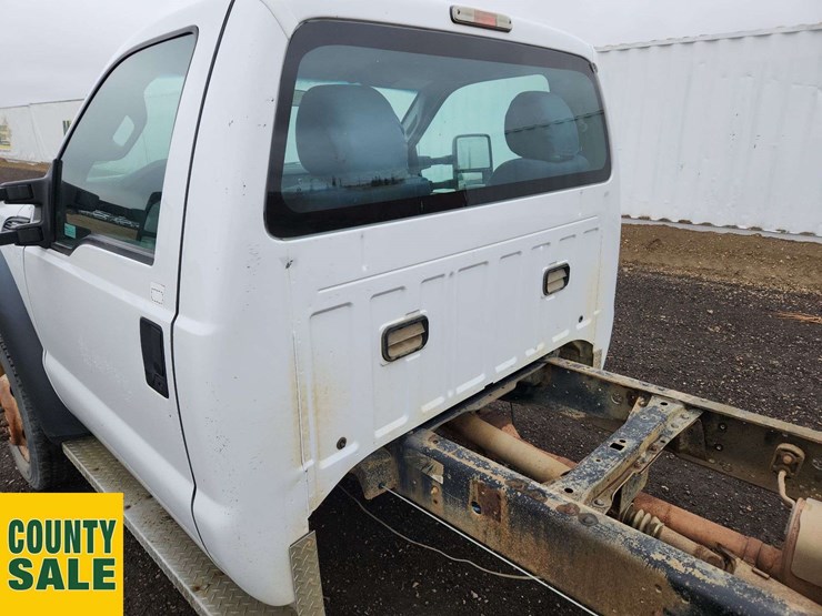 2013-ford-f550-image-19