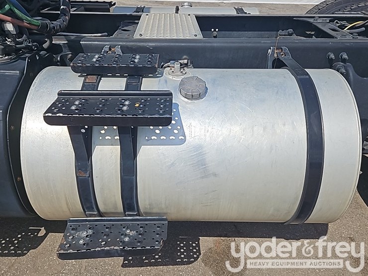 2017-international-8600-image-11