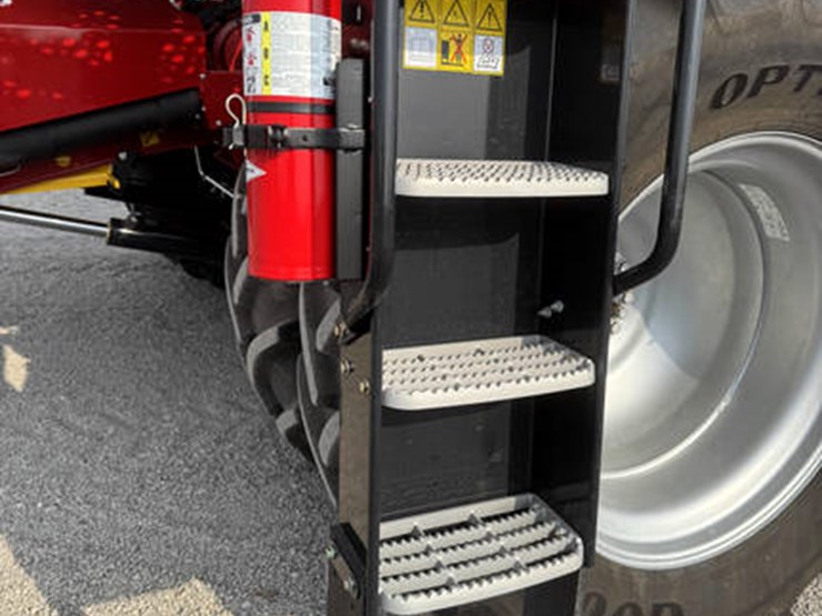 2023-case-ih-8250-image-5