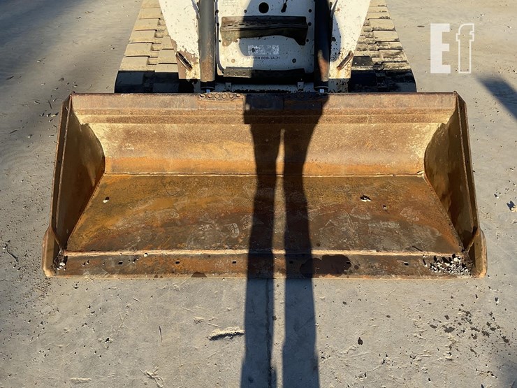 2005-bobcat-t300-image-9