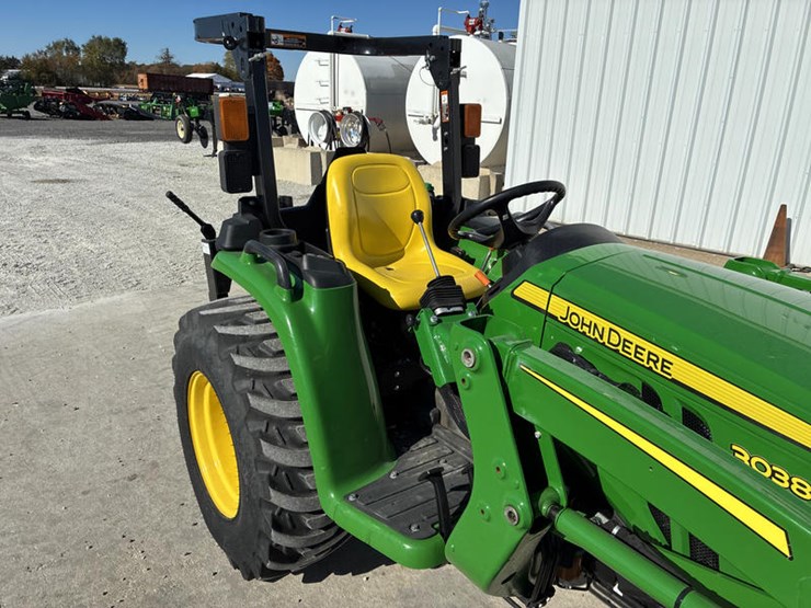 2018-john-deere-3038e-image-19