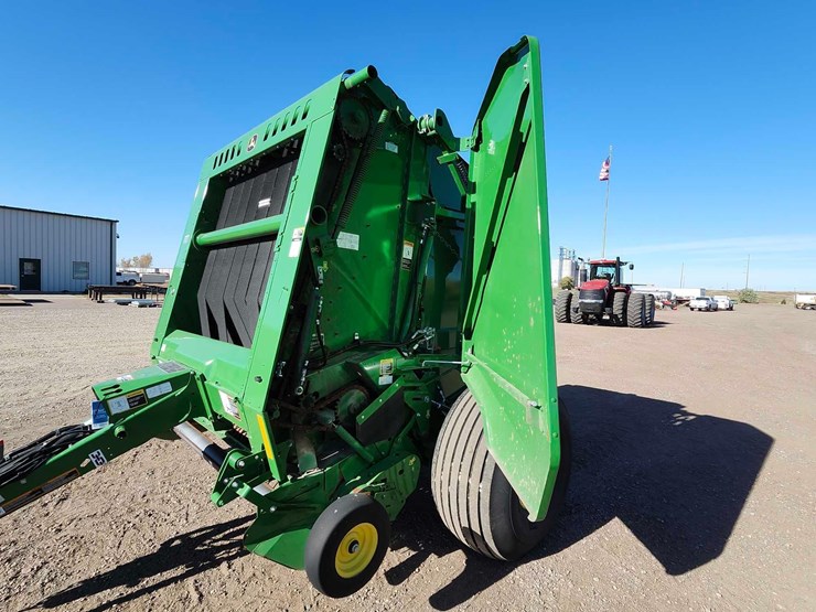2023-john-deere-560m-image-15