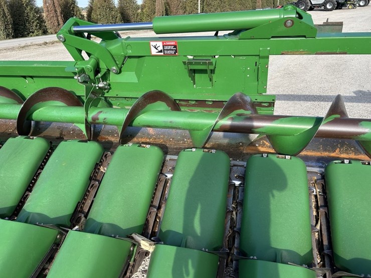 2021-john-deere-c18f-image-36