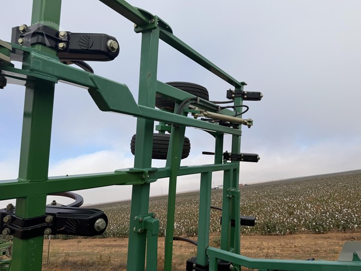 great-plains-6330uc-image-21