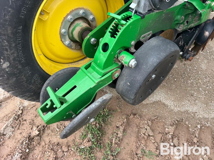 2012-john-deere-1770nt-ccs-image-19