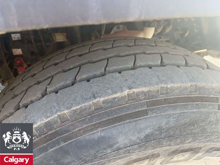 2016-freightliner-114sd-image-10