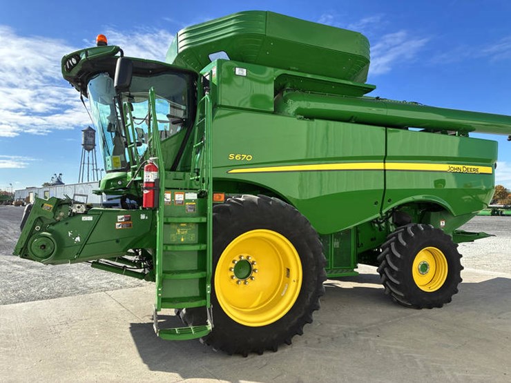 2013-john-deere-s670-image-9