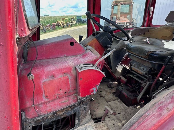 farmall-1066-hydro-image-32