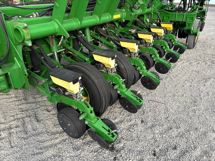 2018-john-deere-1795-image-18