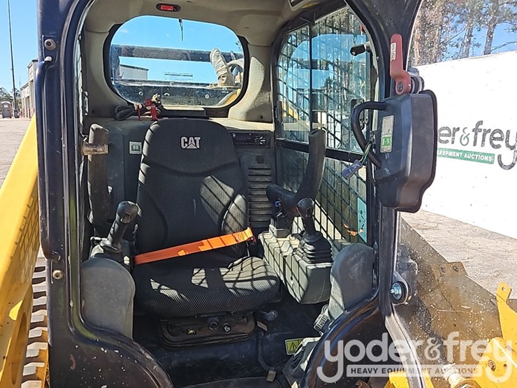 2020-caterpillar-299d3-image-27