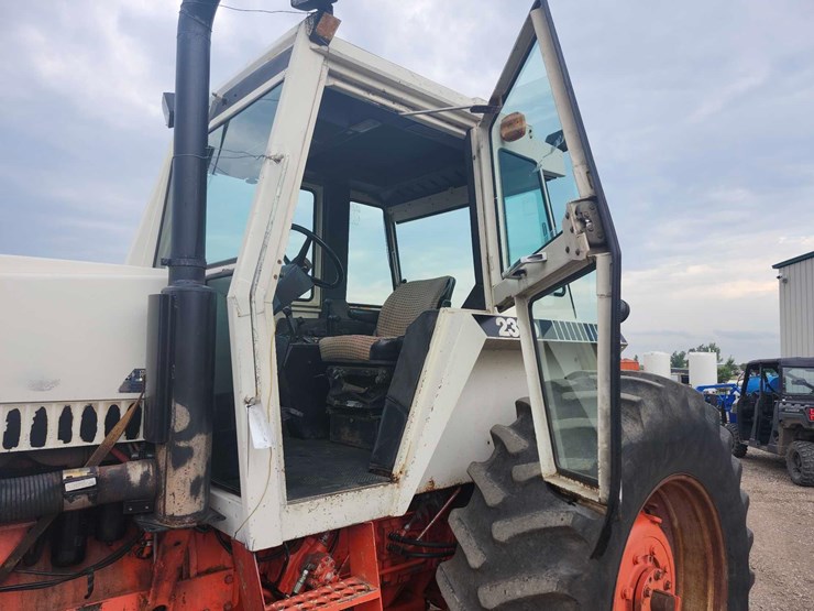 1979-case-2390-tractor-image-8