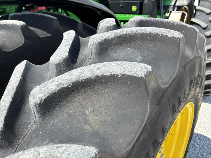 2023-john-deere-8r-370-image-48