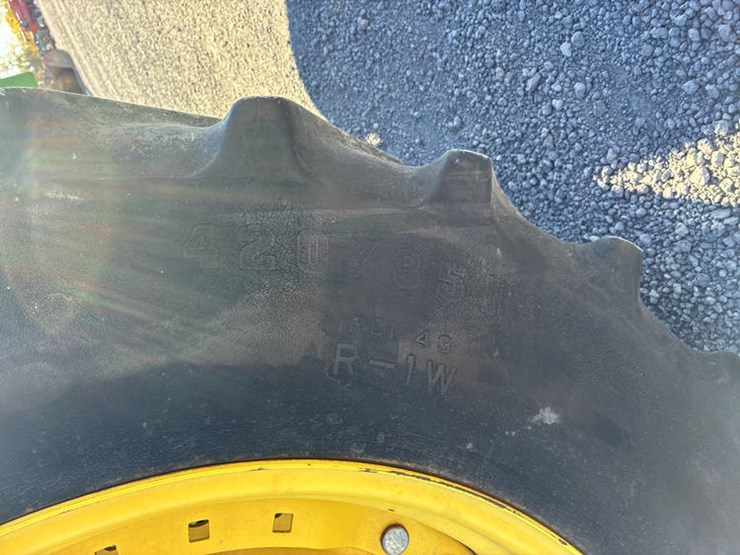 2015-john-deere-8295r-image-31