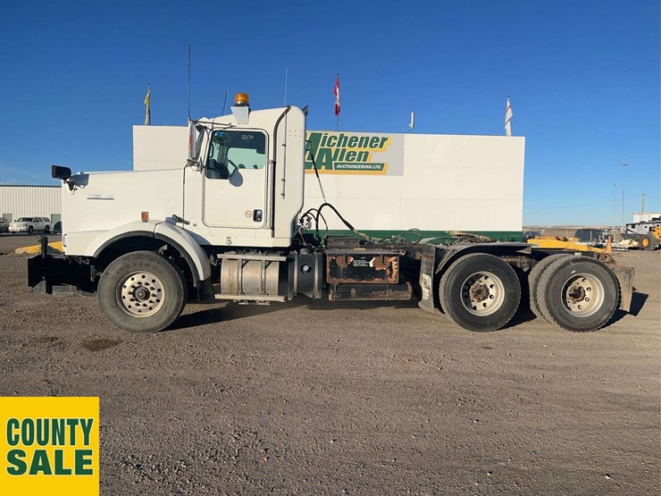 2016-kenworth-t800-image-2