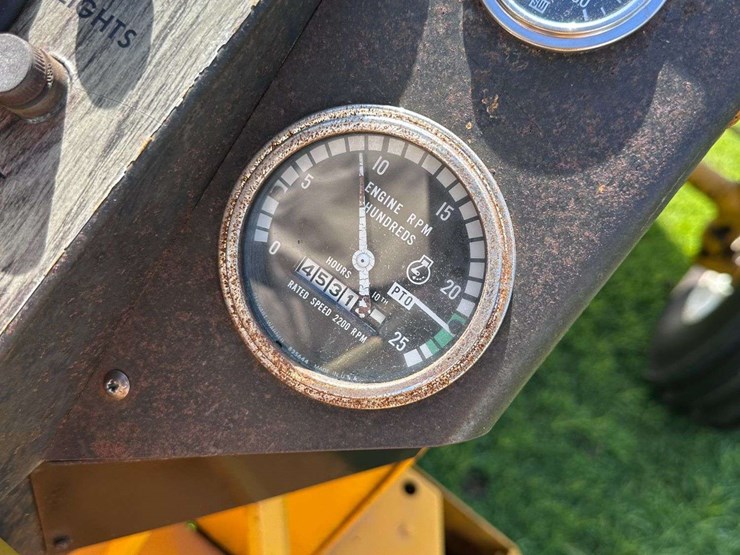 minneapolis-moline-g1355-image-49